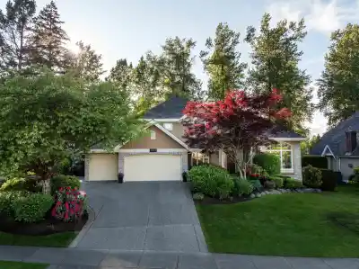 3733 DEVONSHIRE DRIVE, Surrey BC V3Z 0H8