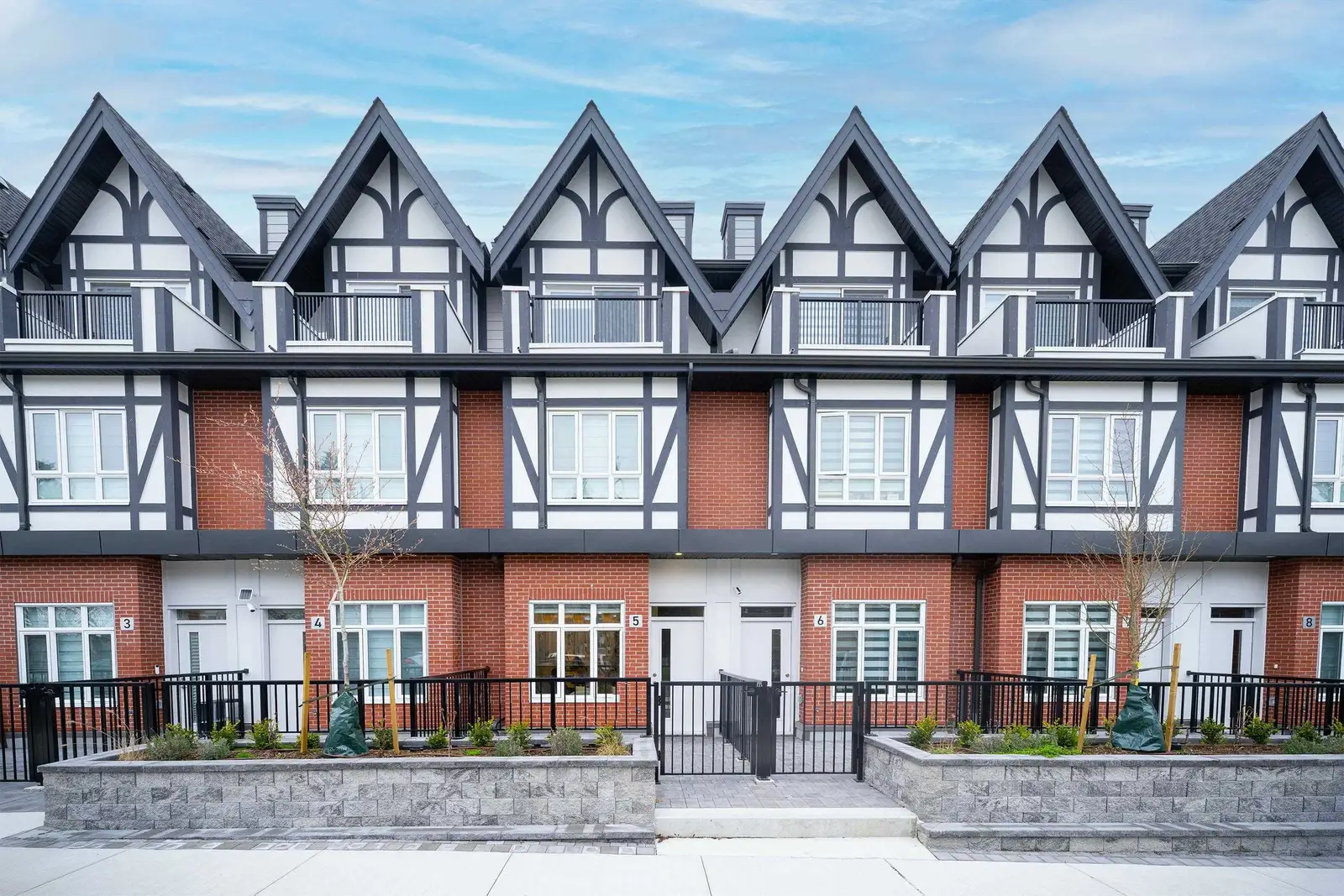 4 6988 GRIFFITHS AVENUE, Burnaby BC V5E 0C7