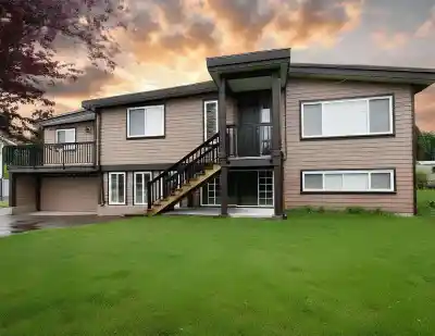 20100 50 AVENUE, Langley BC V3A 3S7