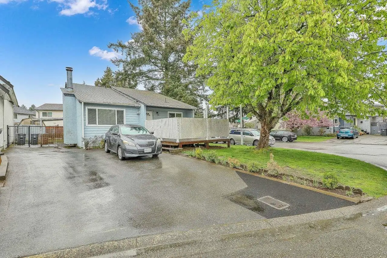 12902 72A AVENUE, Surrey BC V3W 6Z2