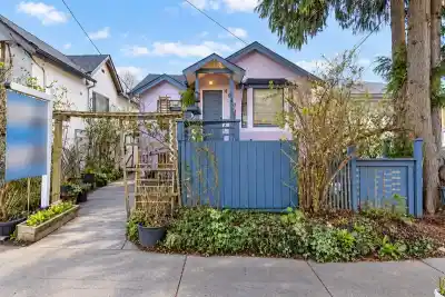 4940 KILLARNEY STREET, Vancouver BC V5R 3V7