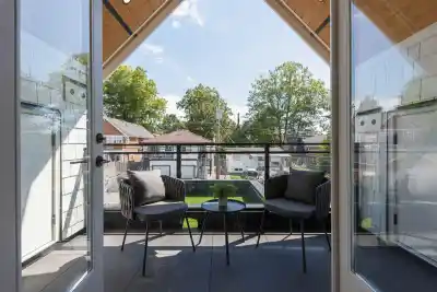 2068 E 1ST AVENUE, Vancouver BC V5N 1B5