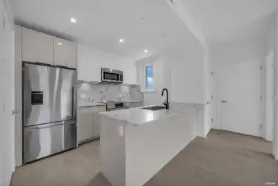 309 2250 E 1ST AVENUE, Vancouver BC V5N 0K2