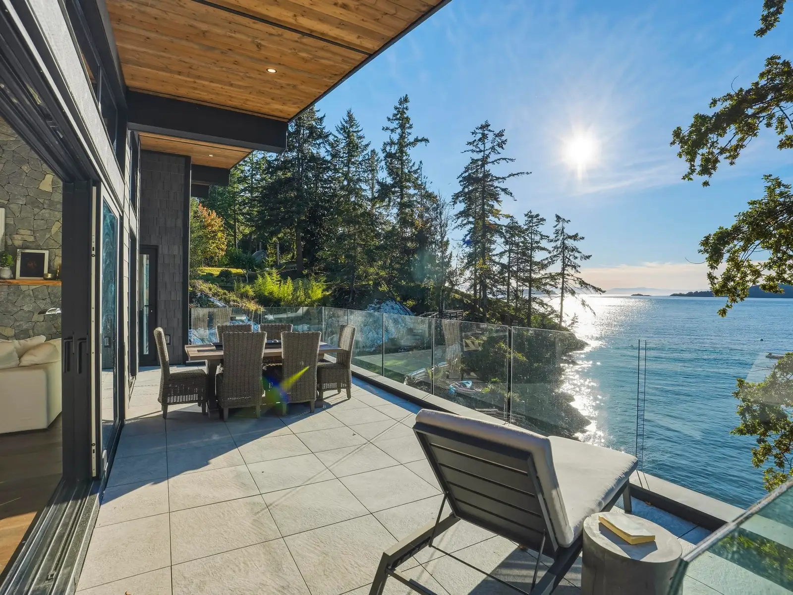 1724 BOWEN BAY ROAD, Bowen Island BC V0N 1G2
