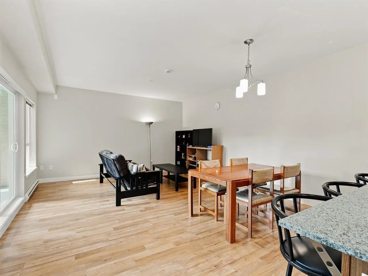 224 9655 KING GEORGE BOULEVARD, Surrey BC V3T 0C7