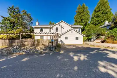 16143 9 AVENUE, Surrey BC V4A 8R4
