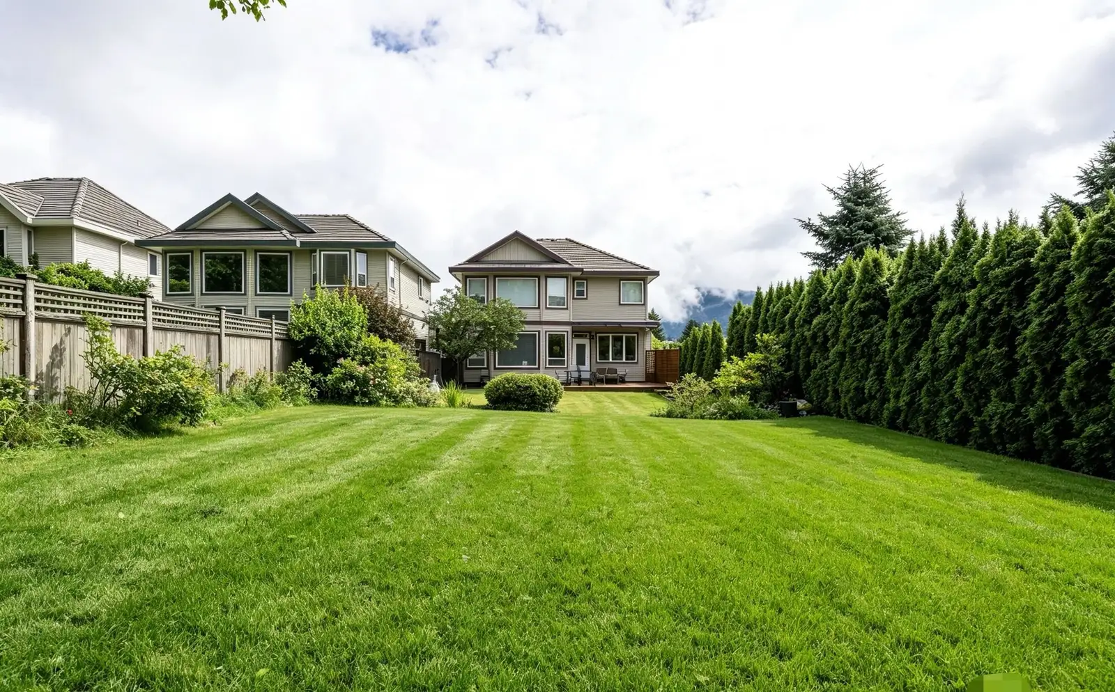 1700 PADDOCK DRIVE, Coquitlam BC V3E 3N8