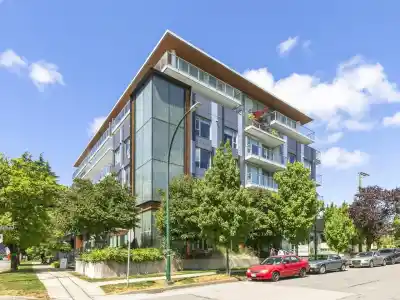 402 5693 ELIZABETH STREET, Vancouver BC V5Y 3K1