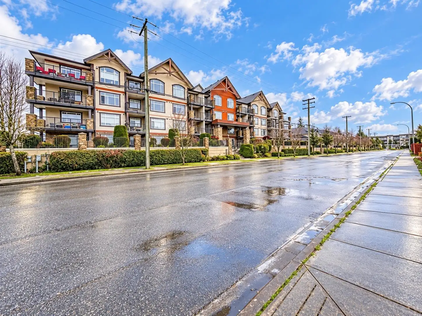 409 19939 55A AVENUE, Langley BC V3A 3X4
