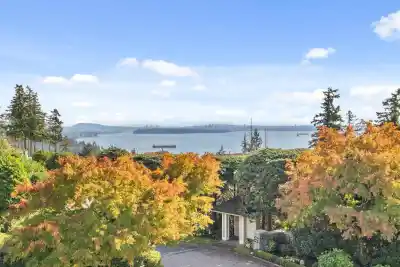5401 WEST VISTA COURT, West Vancouver BC V7W 3G8