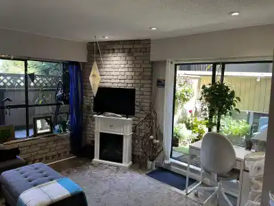 102 2234 PRINCE ALBERT STREET, Vancouver BC V5T 4K9
