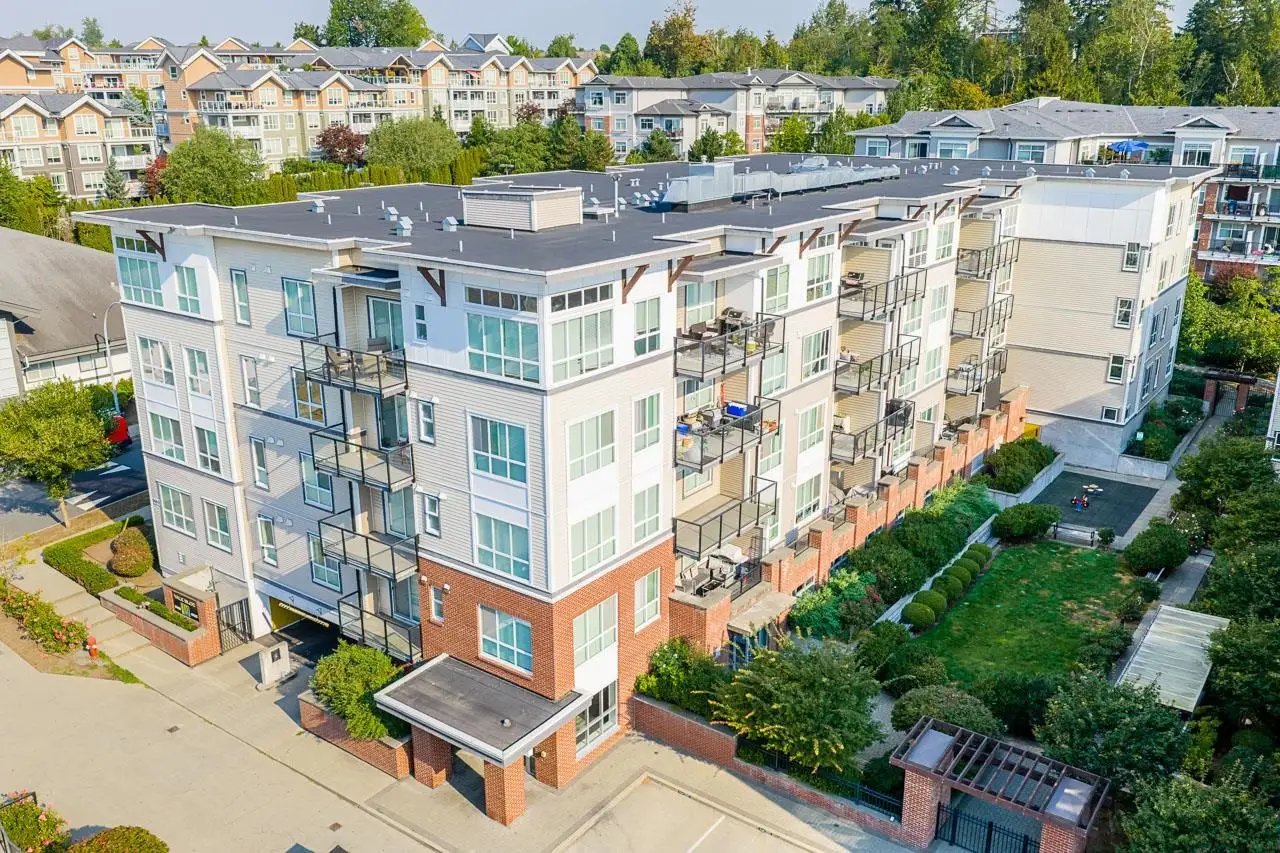 302 6468 195A STREET, Surrey BC V4N 6R6