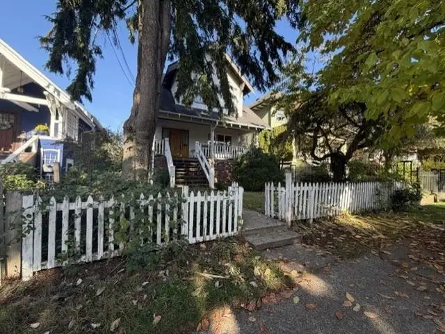 1017 HAMILTON STREET, New Westminster BC V3M 2M8