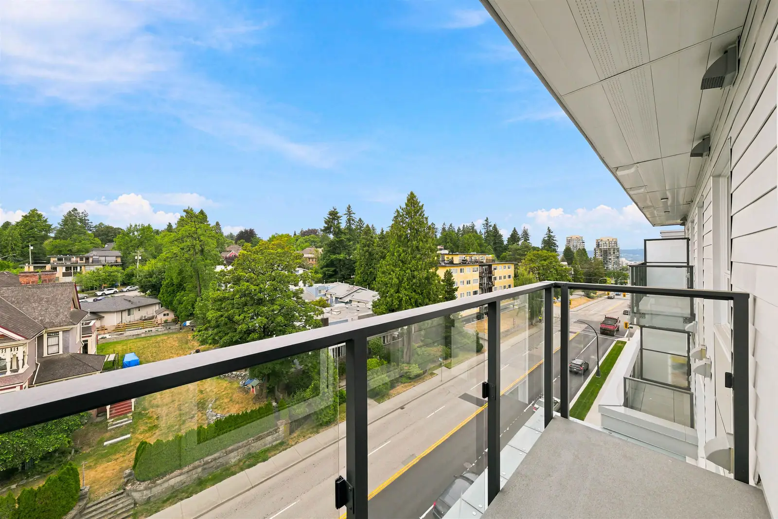 606 82 FIRST STREET, New Westminster BC V3L 0L8