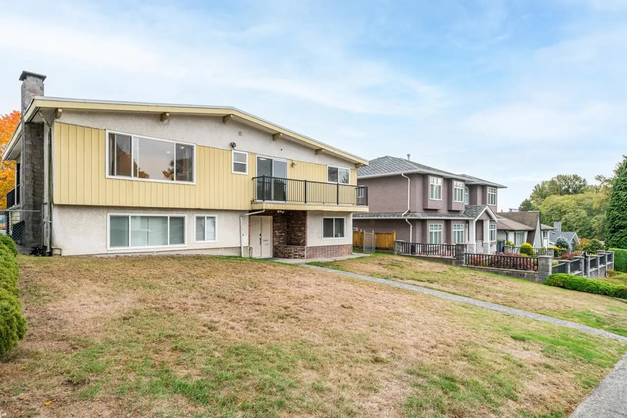 5311 MEADEDALE DRIVE, Burnaby BC V5B 2E6