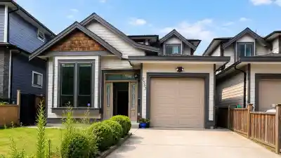 7553 NEWCOMBE STREET, Burnaby BC V3N 3V7