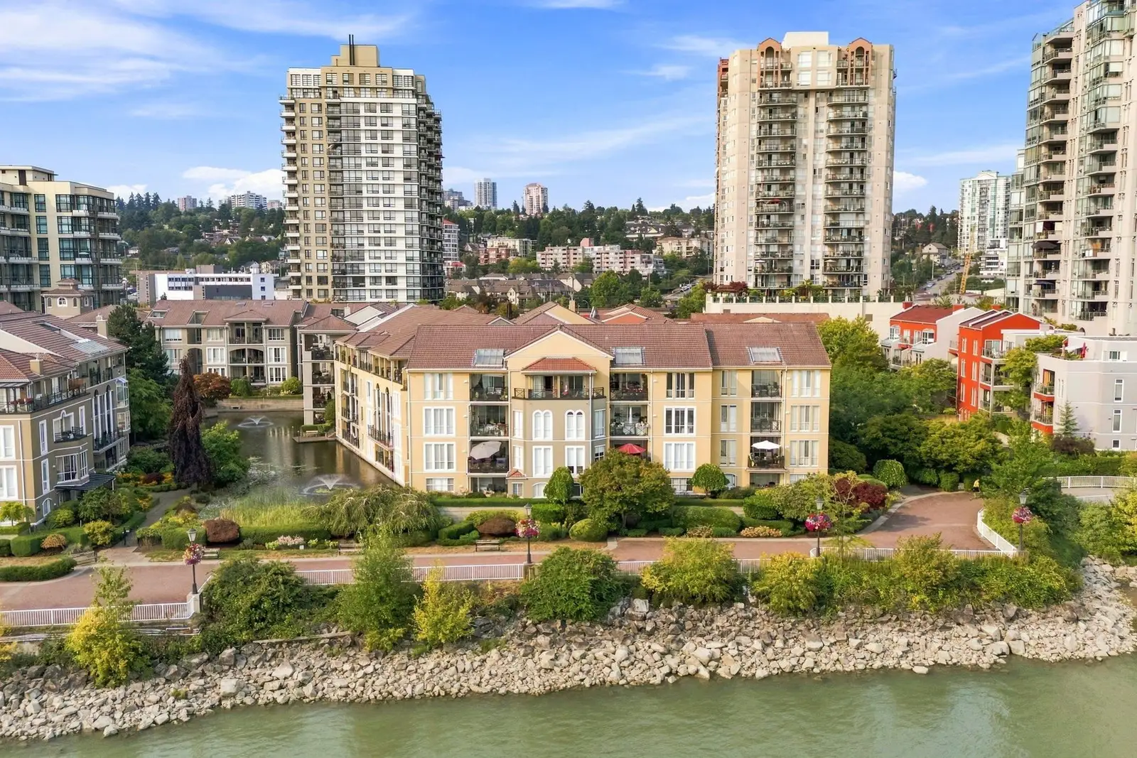 411 3 RENAISSANCE SQUARE, New Westminster BC V3M 6K4