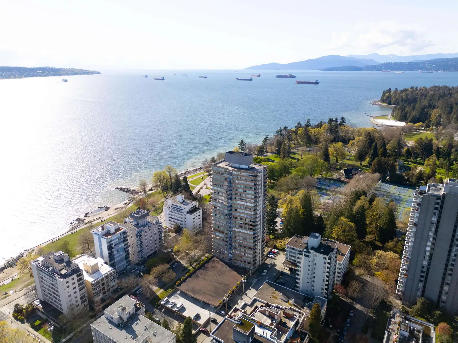 306 2055 PENDRELL STREET, Vancouver BC V6G 1T9