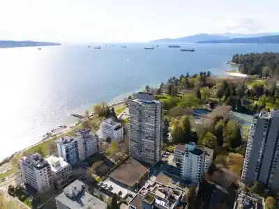 306 2055 PENDRELL STREET, Vancouver BC V6G 1T9