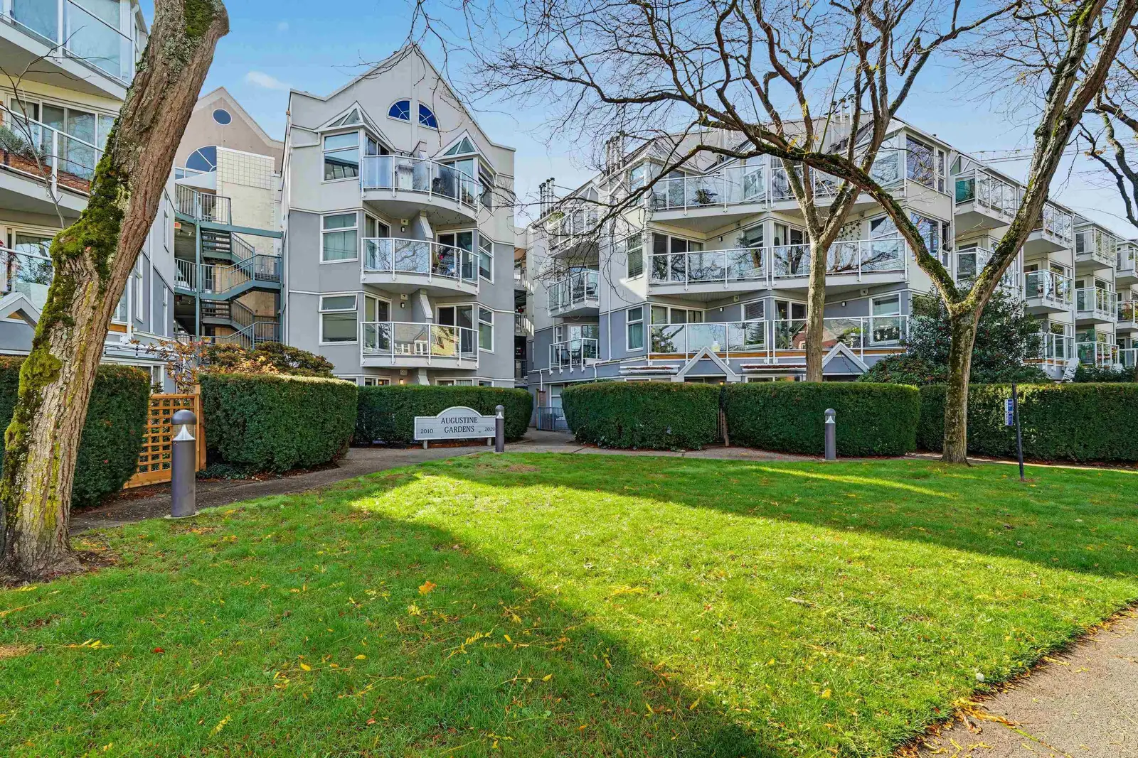 314 2020 W 8TH AVENUE, Vancouver BC V6J 1W5