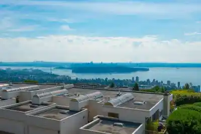 210 2274 FOLKESTONE WAY, West Vancouver BC V7S 2X7
