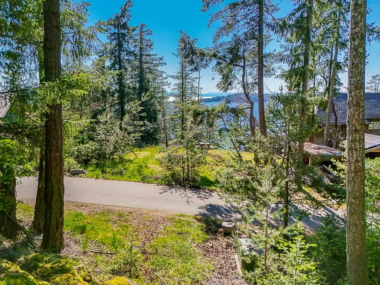 1795 EMILY LANE, Bowen Island BC V0N 1G2