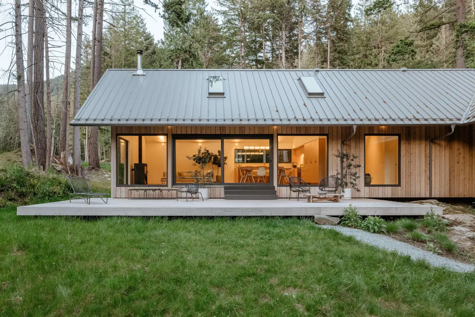 1616 JOAN AUDREY LANE, Bowen Island BC V0N 1G2
