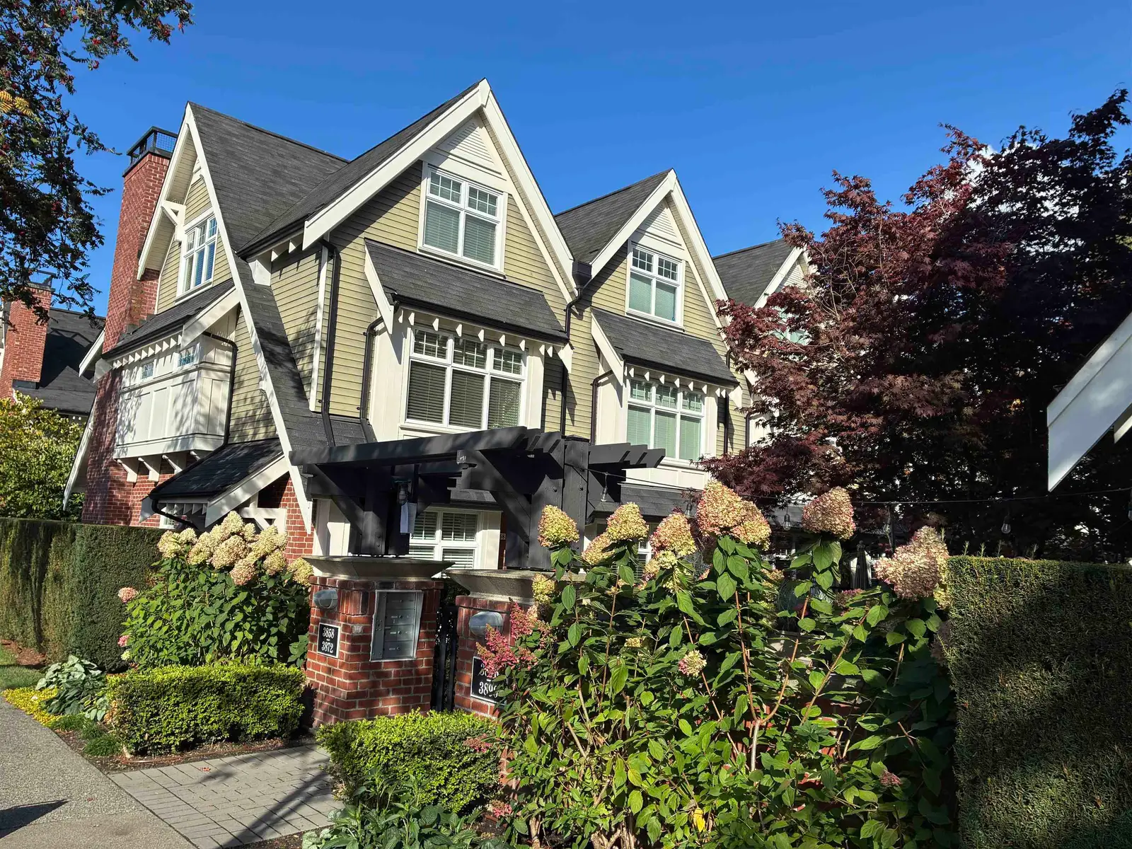 3826 WELWYN STREET, Vancouver BC V5N 3Y9