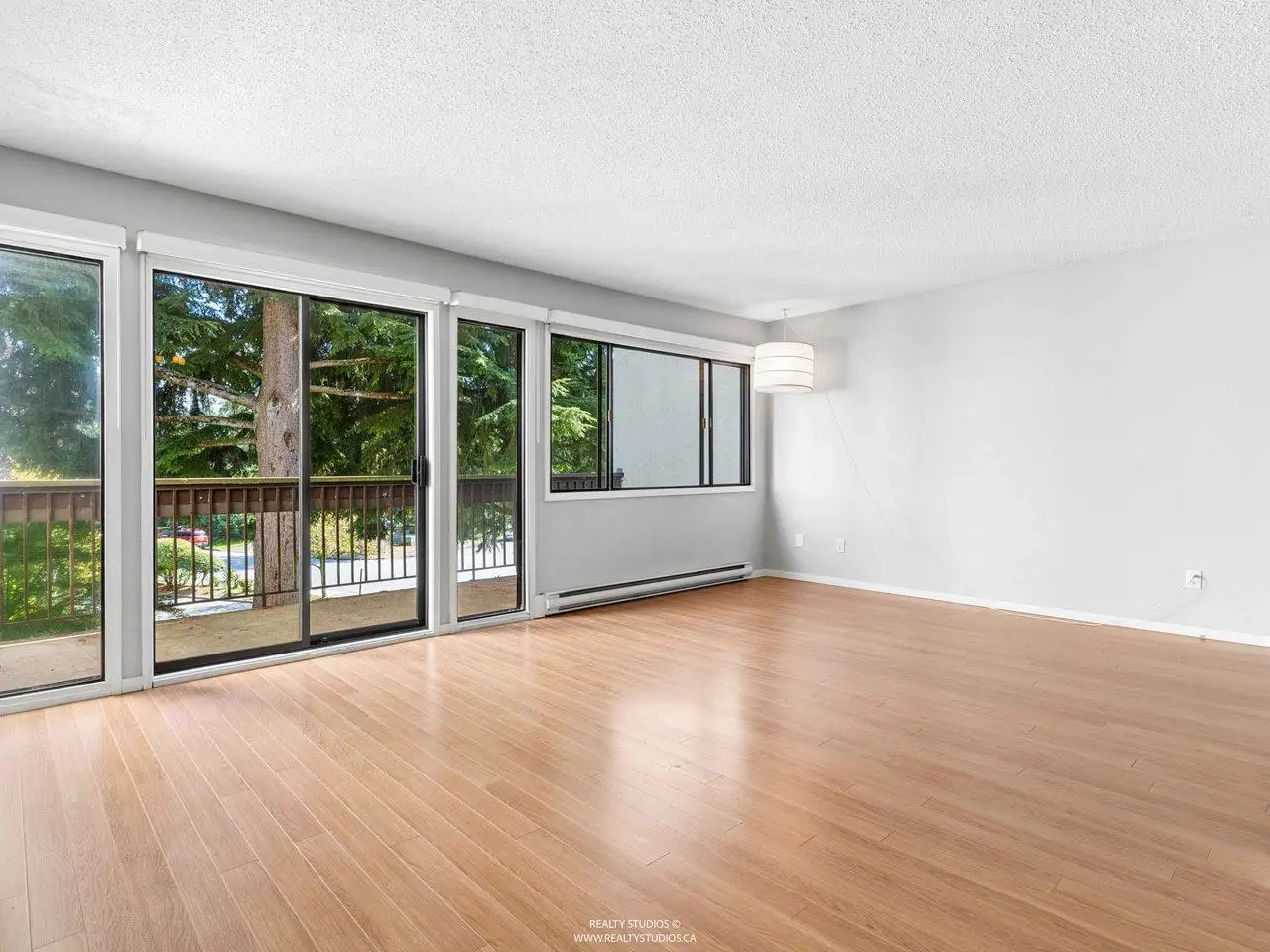 6 7335 MONTECITO DRIVE, Burnaby BC V5A 1R3