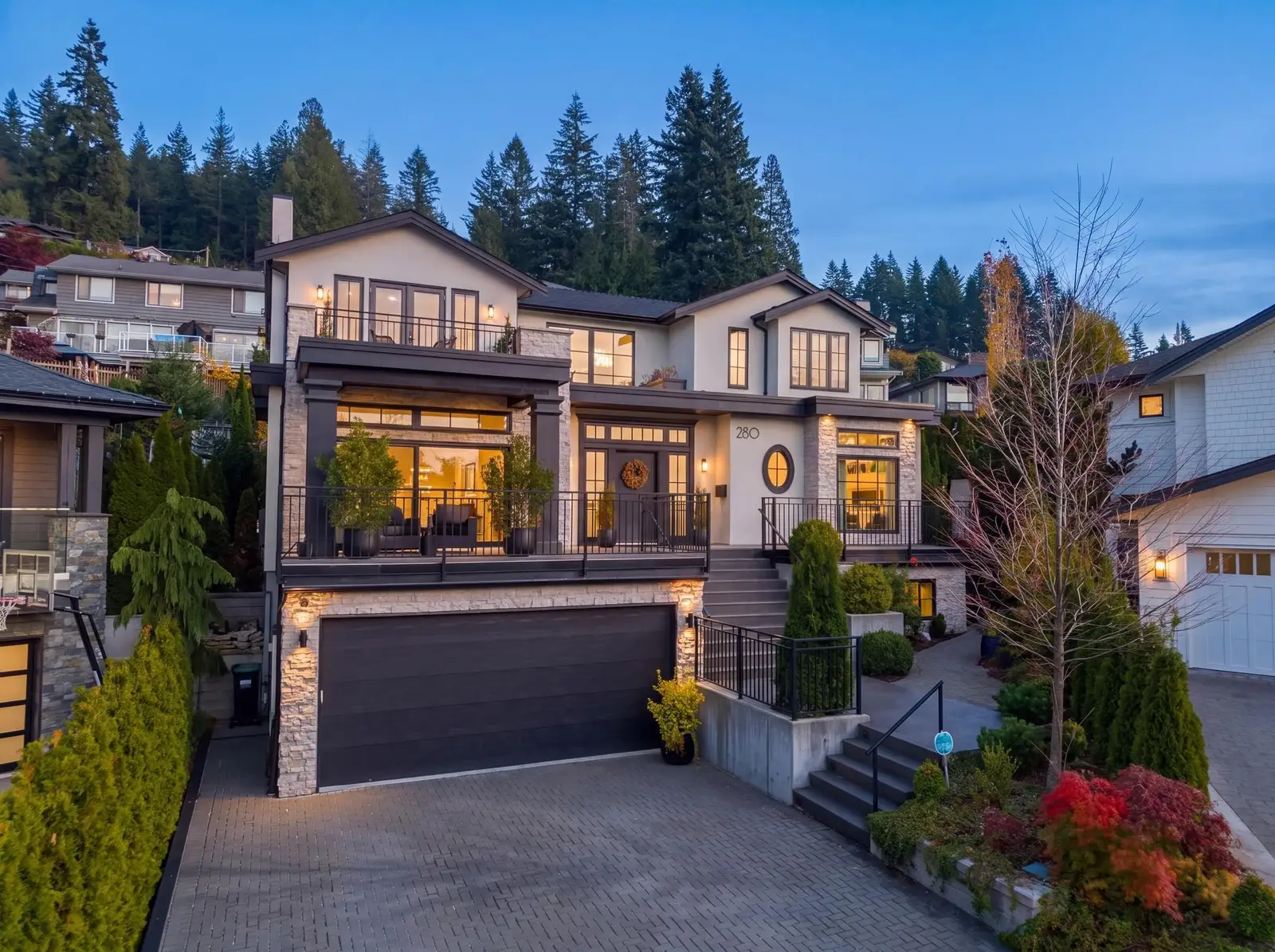 280 MONTERAY AVENUE, North Vancouver BC V7N 3N8