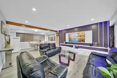 11465 139A STREET, Surrey BC V3R 3E9