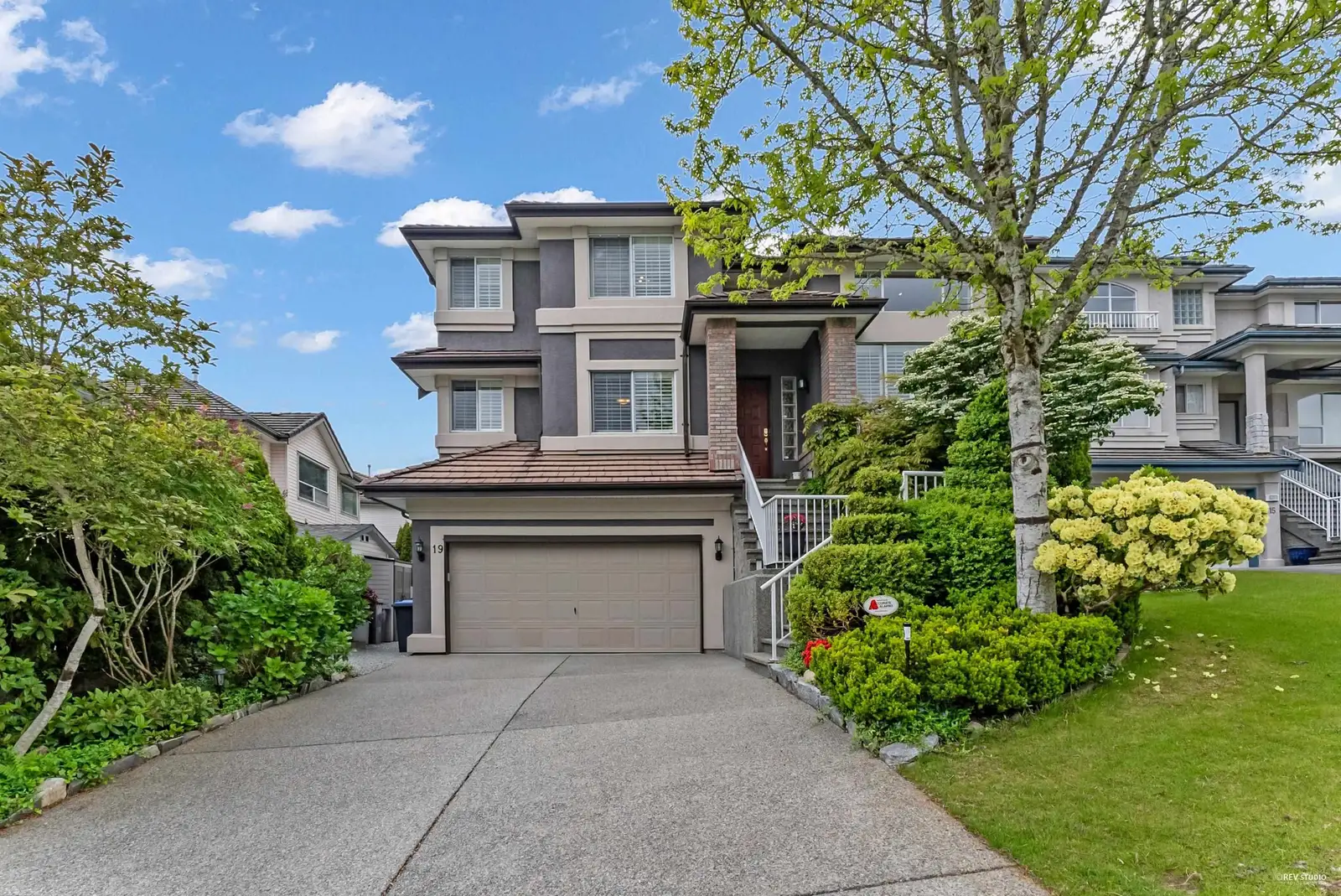 19 LINDEN COURT, Port Moody BC V3H 5C1