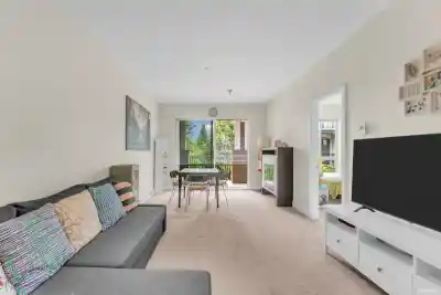 329 6628 120 STREET, Surrey BC V3W 1T7