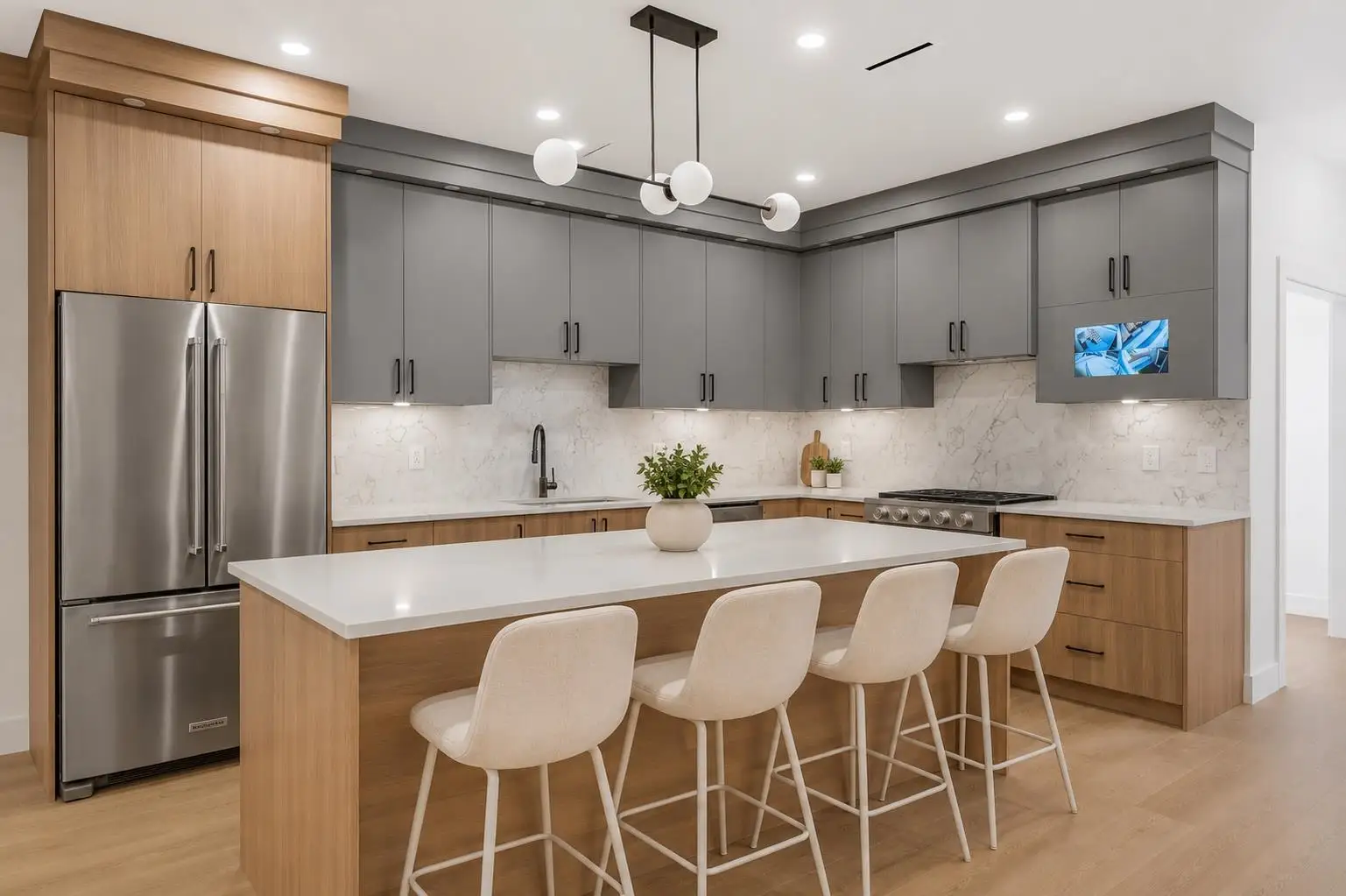 4 6176 ELGIN AVENUE, Burnaby BC V5H 3S4