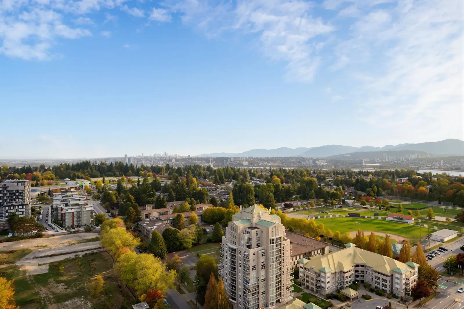 2611 13428 105 AVENUE, Surrey BC V3T 0S6