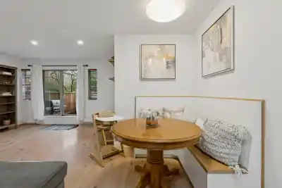 102 1689 E 4TH AVENUE, Vancouver BC V5N 1J7