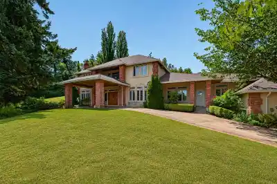 14078 31A AVENUE, Surrey BC V4P 2J4