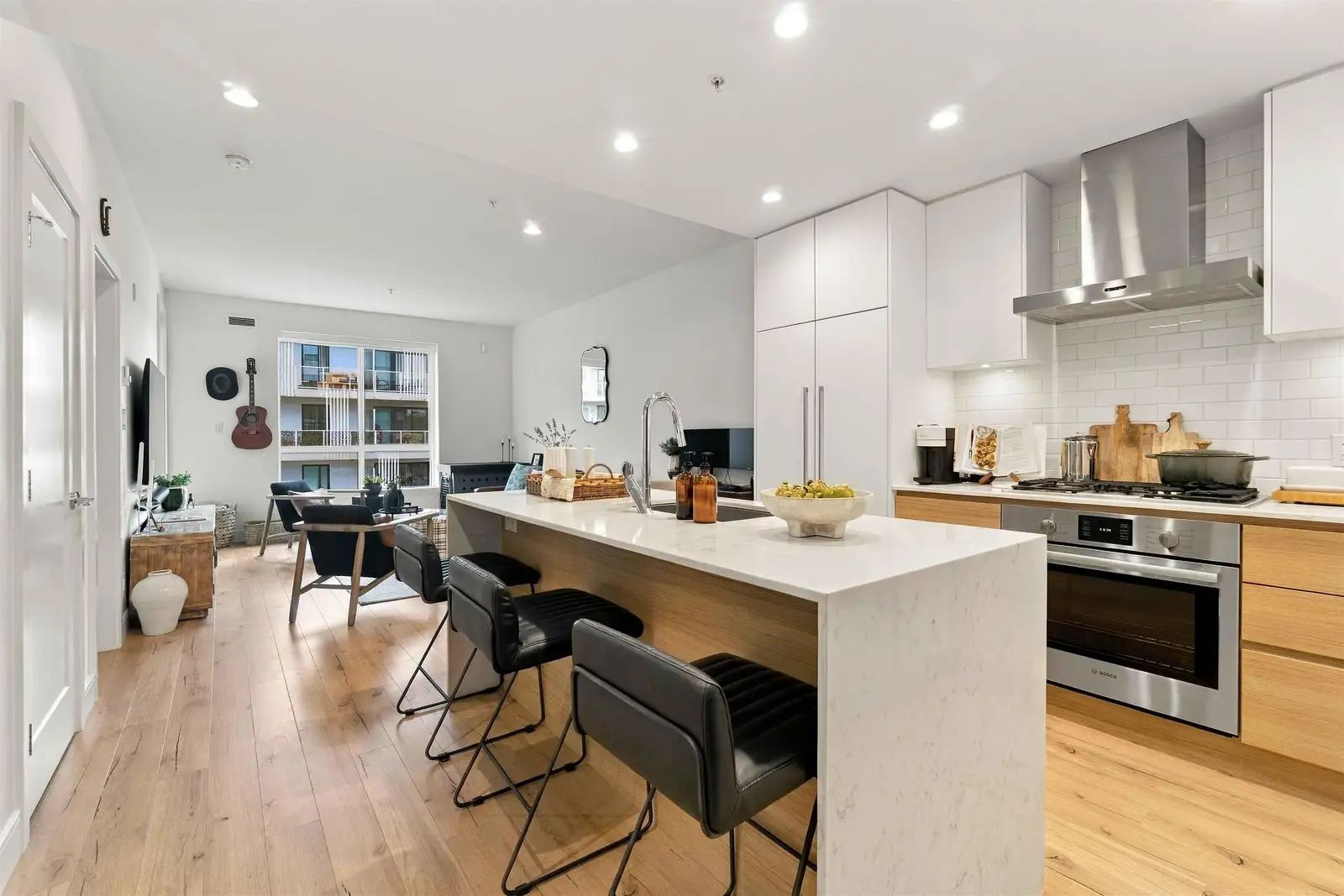 412 3131 MURRAY STREET, Port Moody BC V3H 0L9