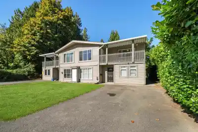1681-1683 SUFFOLK AVENUE, Port Coquitlam BC V3B 1H1