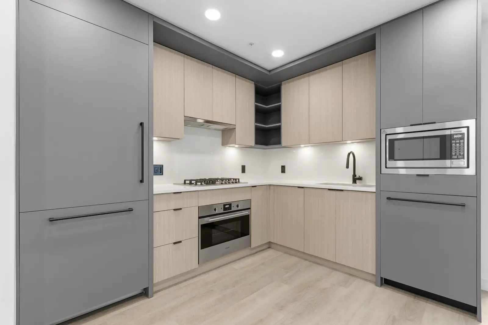 507 2268 E BROADWAY, Vancouver BC V5N 0L2