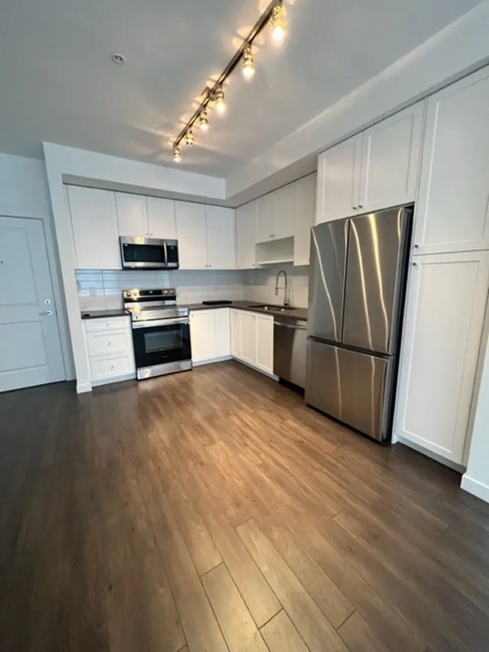 202 15815 85 AVENUE, Surrey BC V4N 6X5