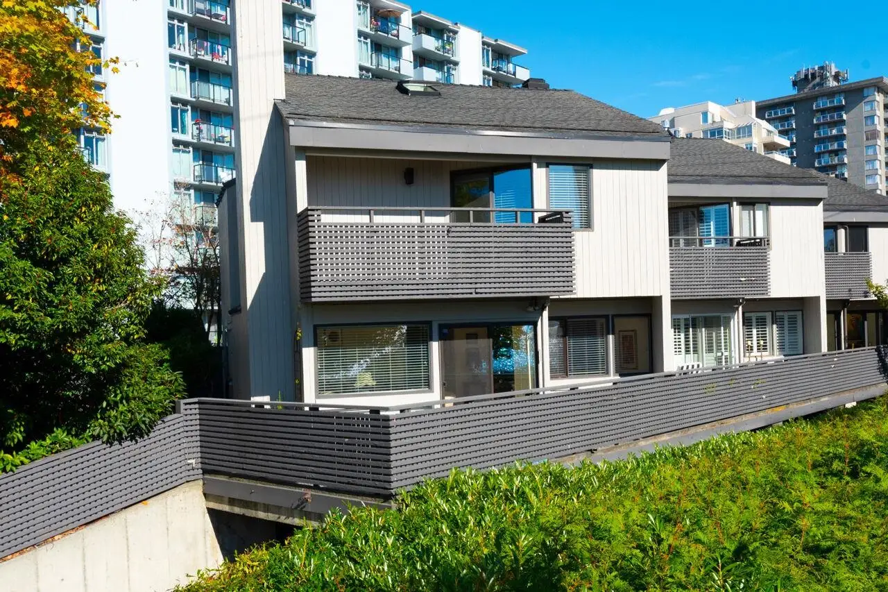 1896 BELLEVUE AVENUE, West Vancouver BC V7V 1B4