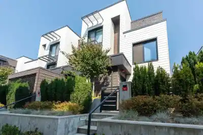 301 606 FOSTER AVENUE, Coquitlam BC V6J 0L5