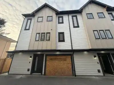 1 7087 MARY AVENUE, Burnaby BC V5E 3K1