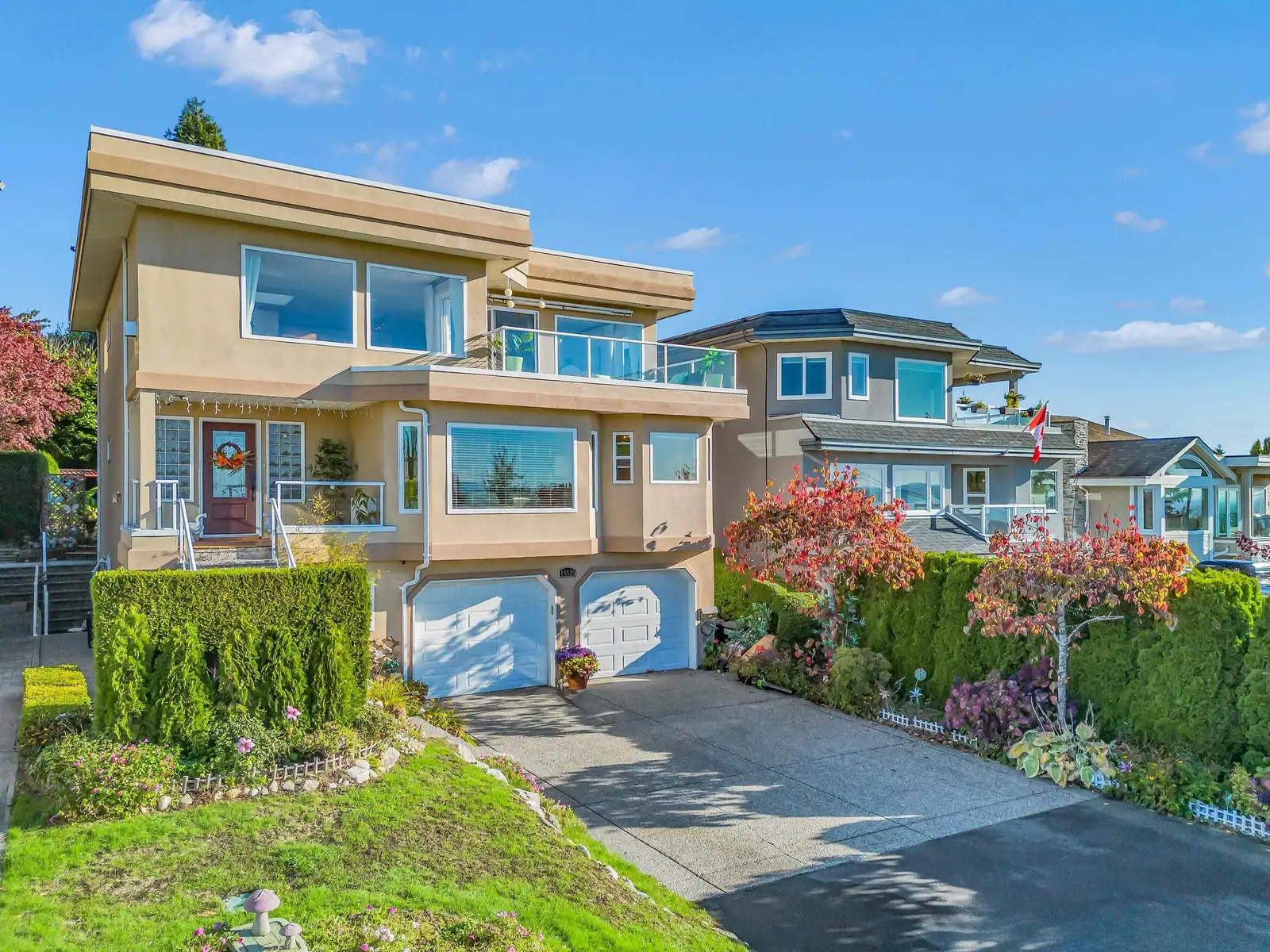 15535 CLIFF AVENUE, White Rock BC V4B 1V8