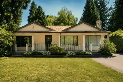 9286 148 STREET, Surrey BC V3R 3W8