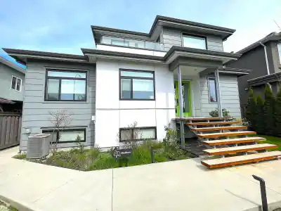 1633 SE MARINE DRIVE, Vancouver BC V5P 2R5