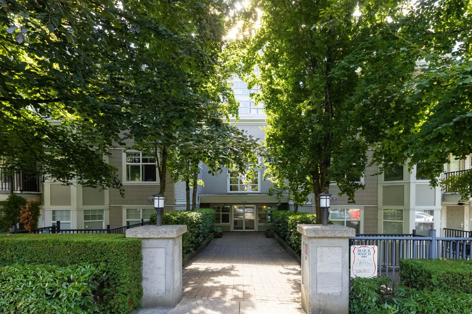 415 7038 21ST AVENUE, Burnaby BC V5E 2Y9
