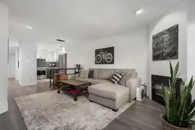 825 W 15TH AVENUE, Vancouver BC V5Z 1R8