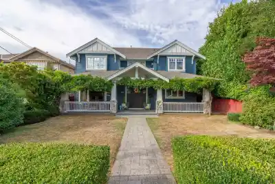 358 E 14TH STREET, North Vancouver BC V7L 2N6